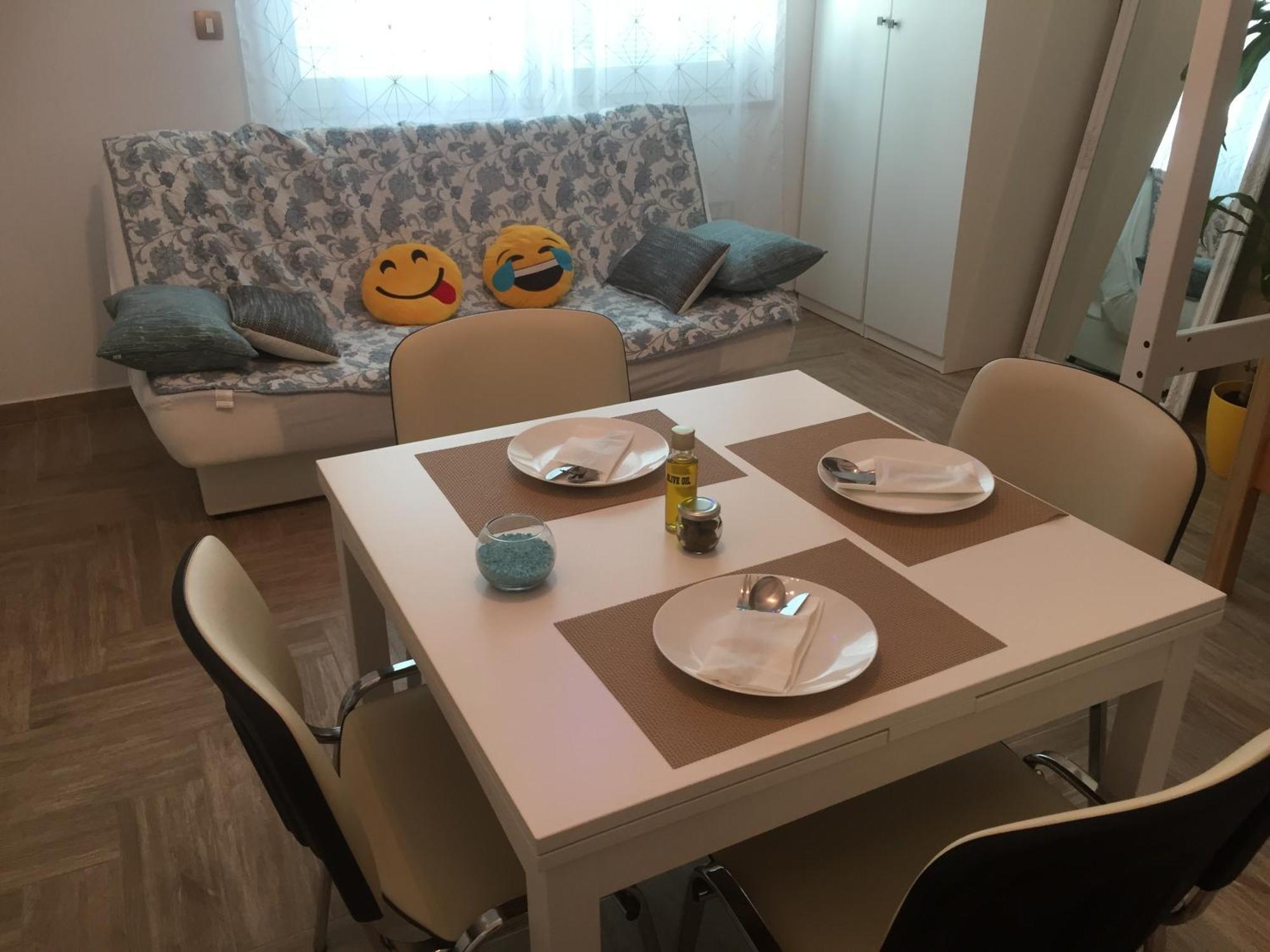 Apartments Colors Of Koper Where The Sea Is Near By Room photo